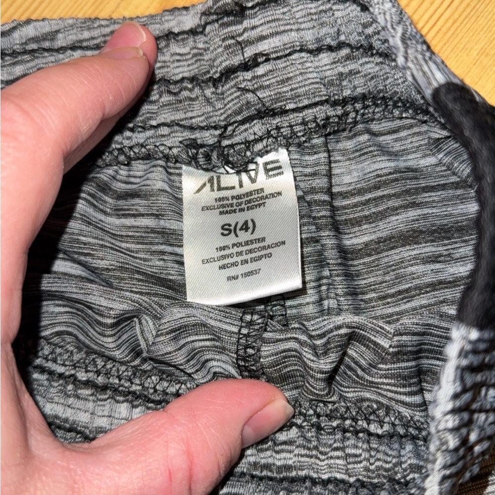 4 T
Shorts & pants - Picture 3 of 4